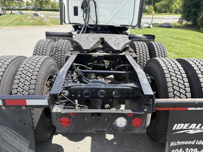 2024 International LT — photo 10