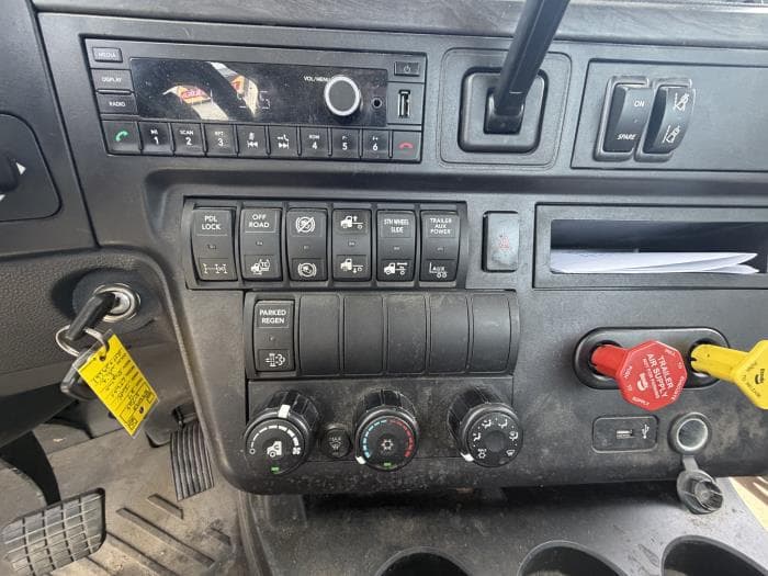2024 International LT — photo 14