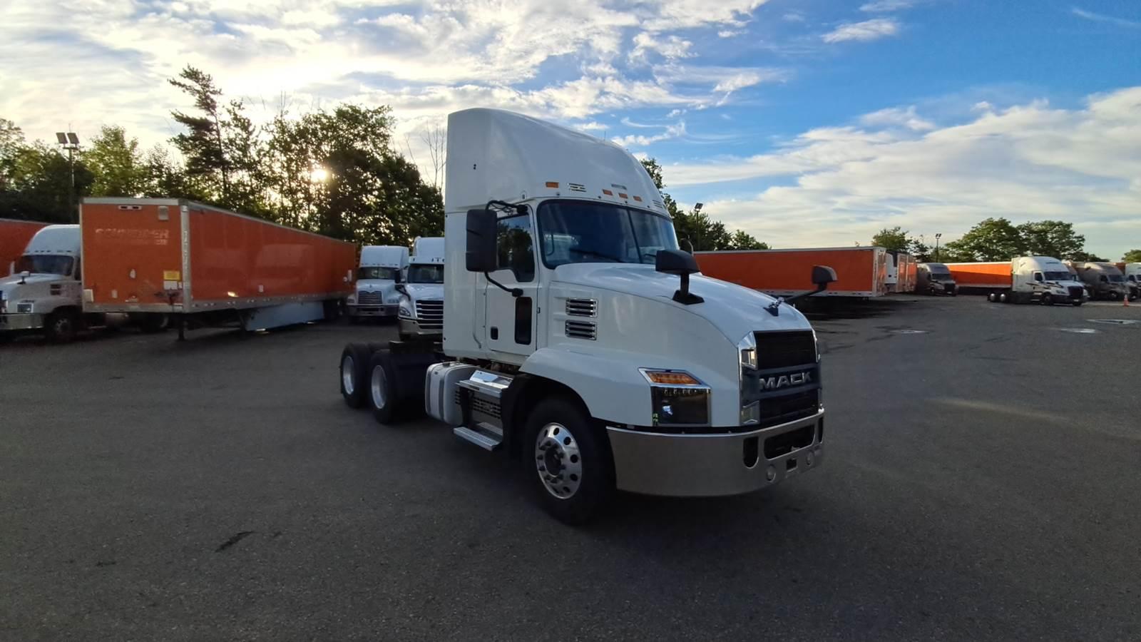 2020 Mack Anthem in Shrewsbury, MA