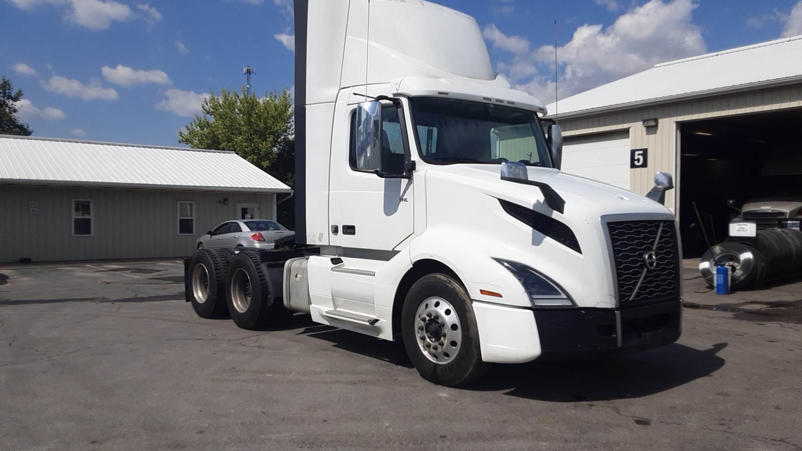 2020 Volvo VNL 300