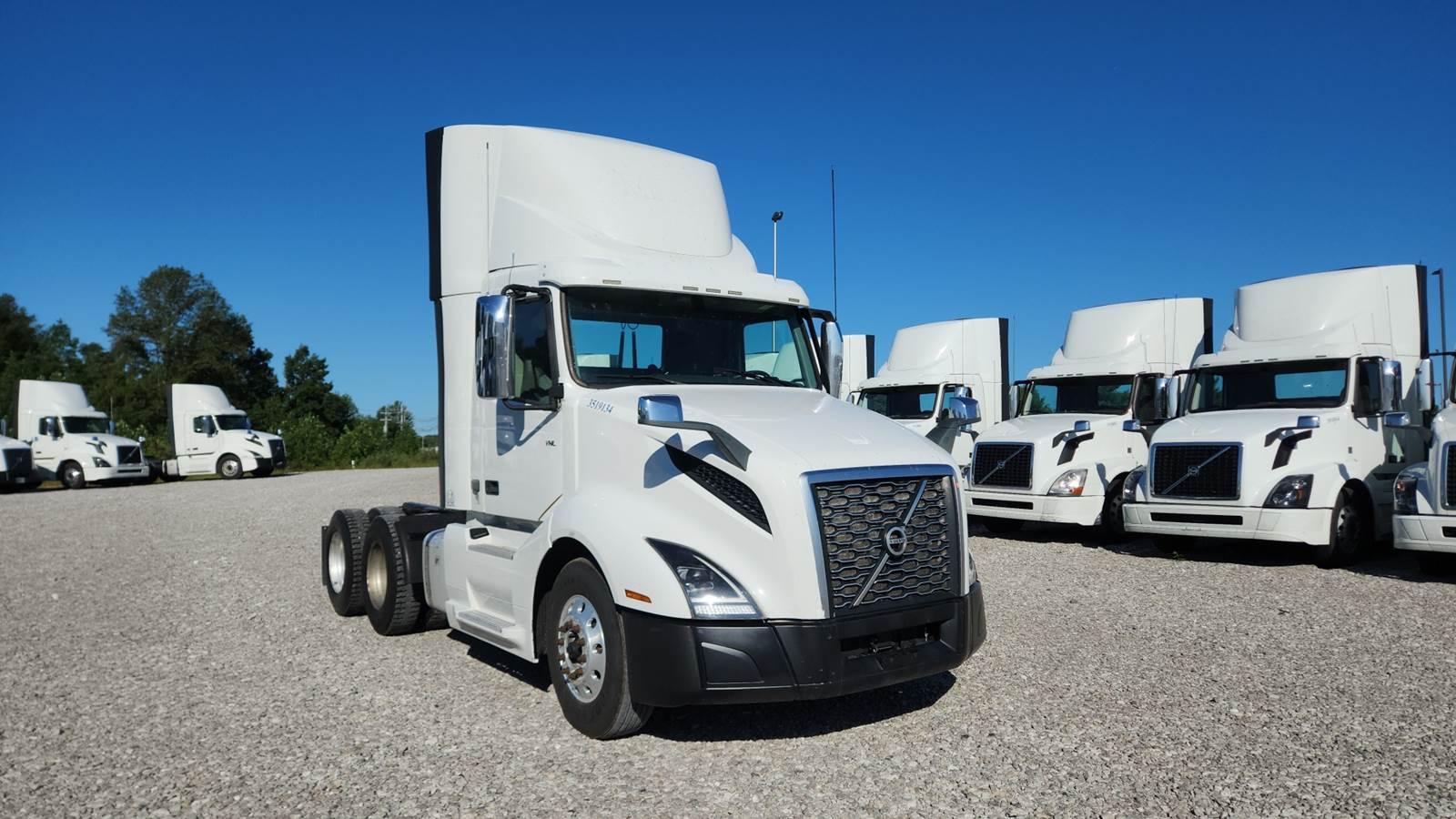 2019 Volvo VNL 300