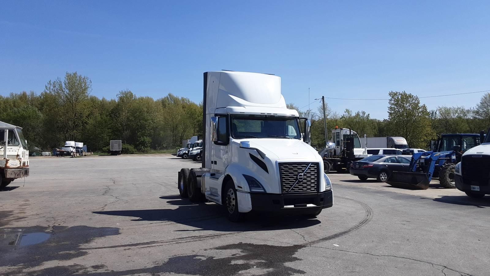2020 Volvo VNL 300