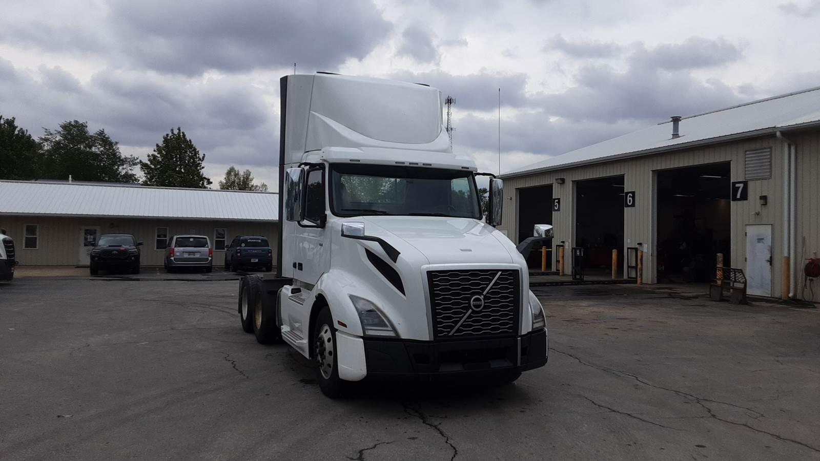 2020 Volvo VNL 300