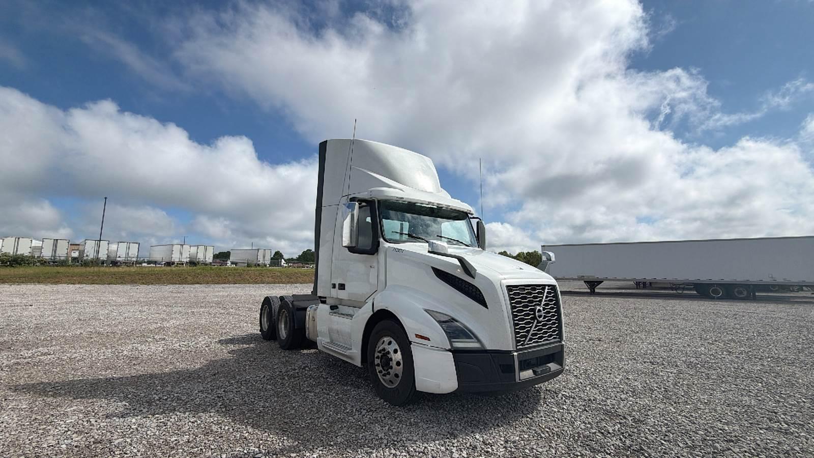 2020 Volvo VNL 300