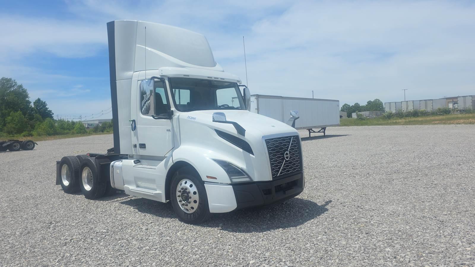 2020 Volvo VNL 300