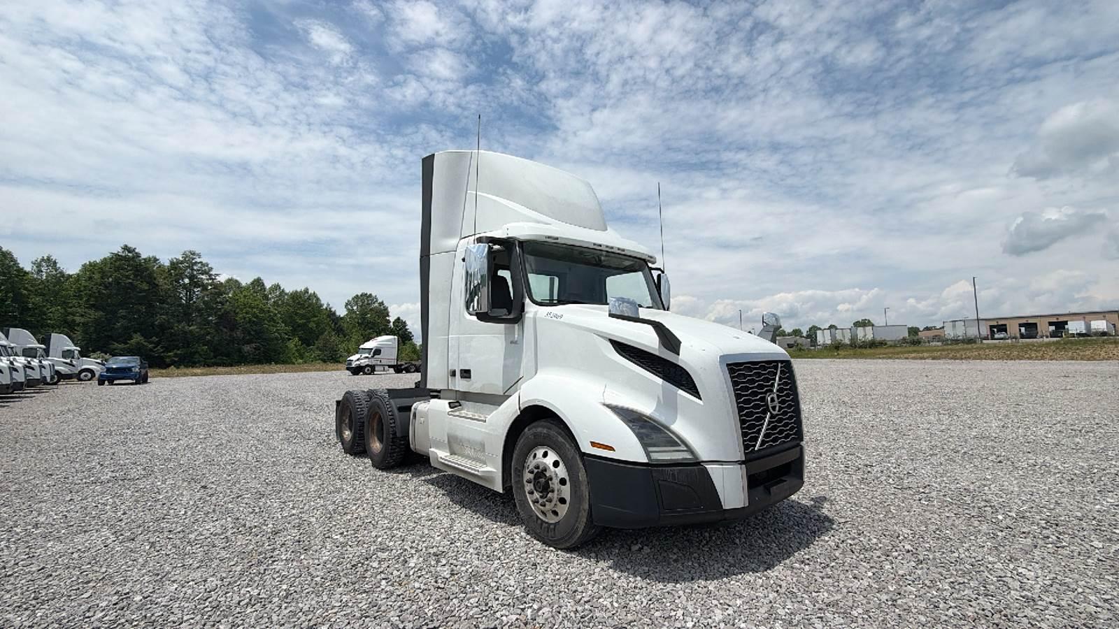 2020 Volvo VNL 300