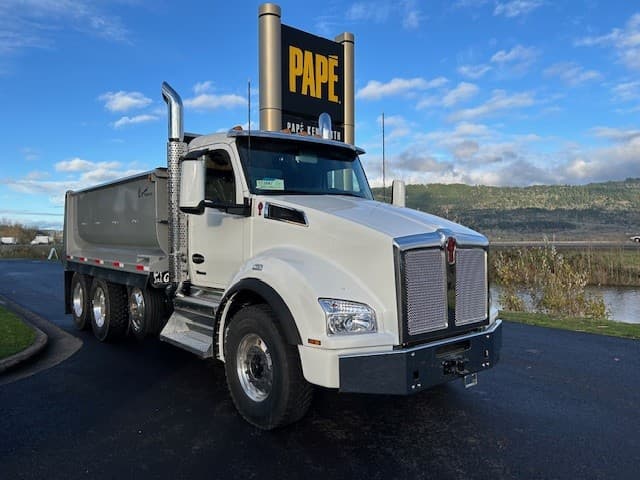 2024 Kenworth T880
