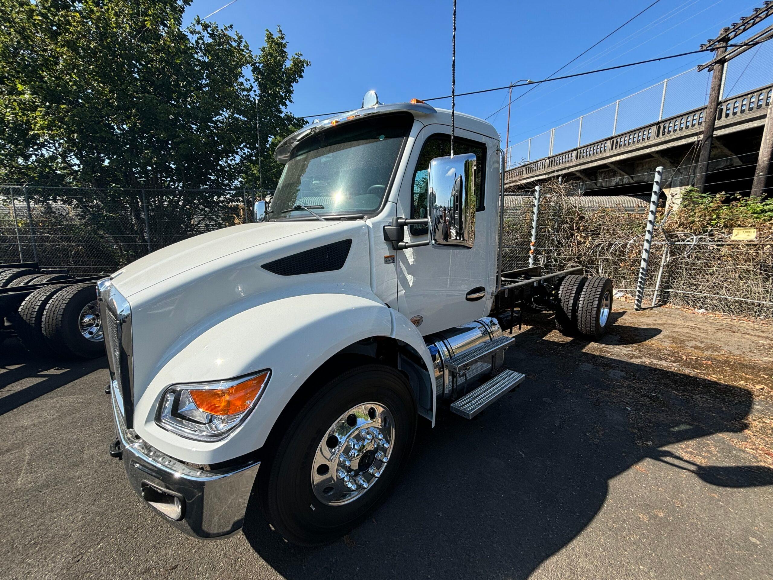 2025 Kenworth T380