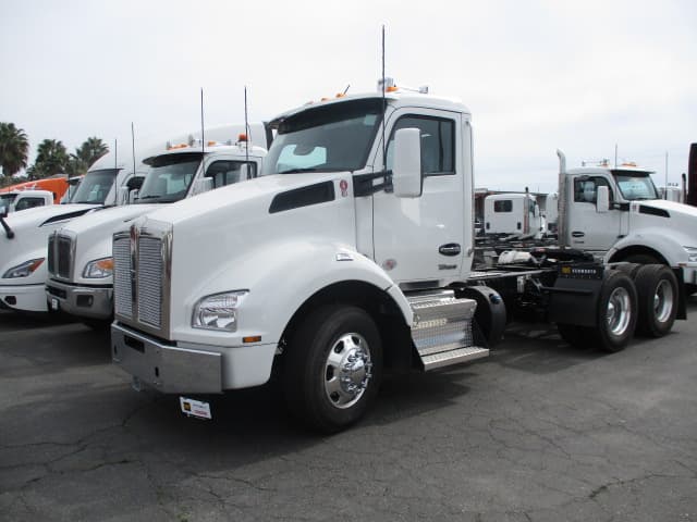 2024 Kenworth T880