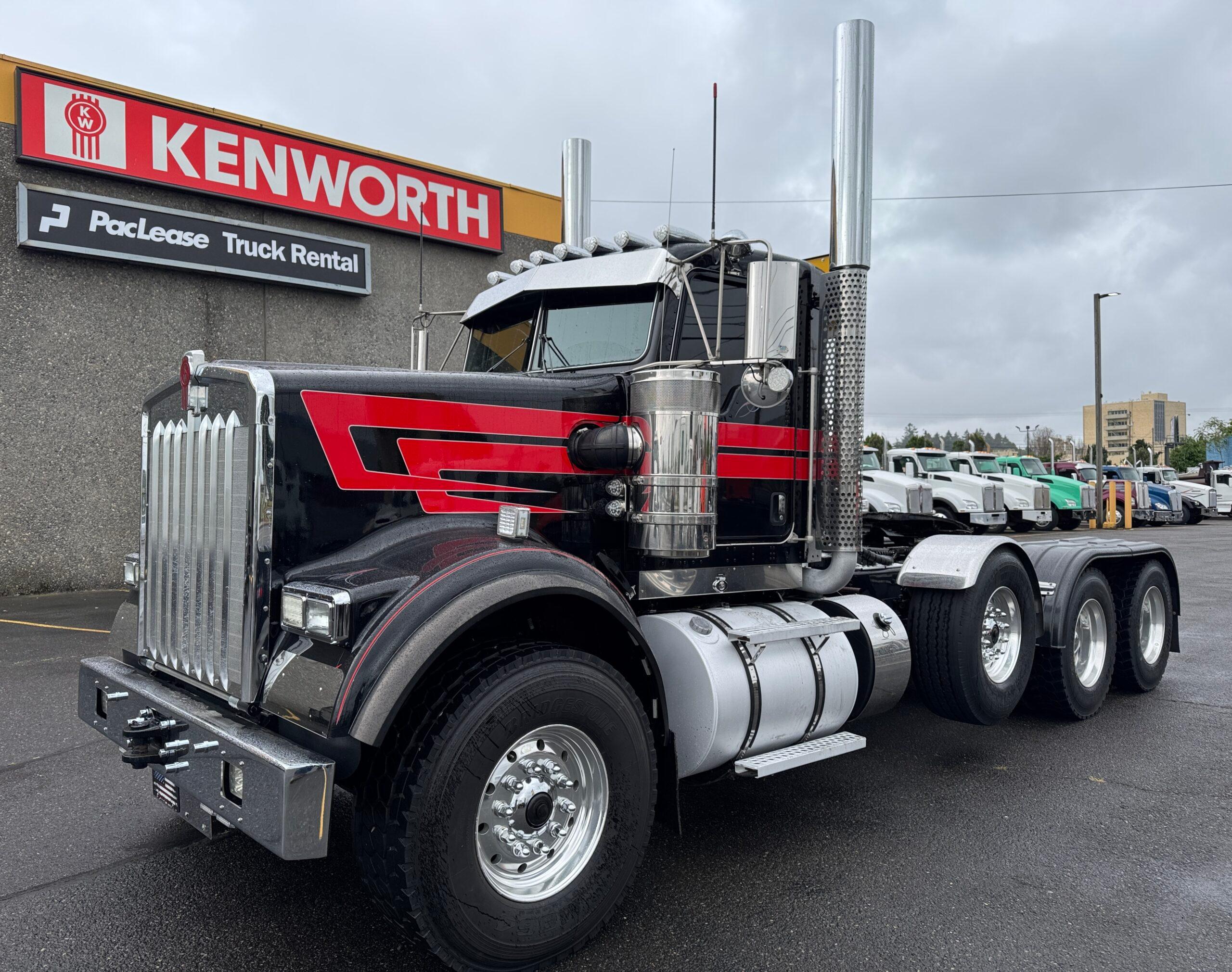 2025 Kenworth W900