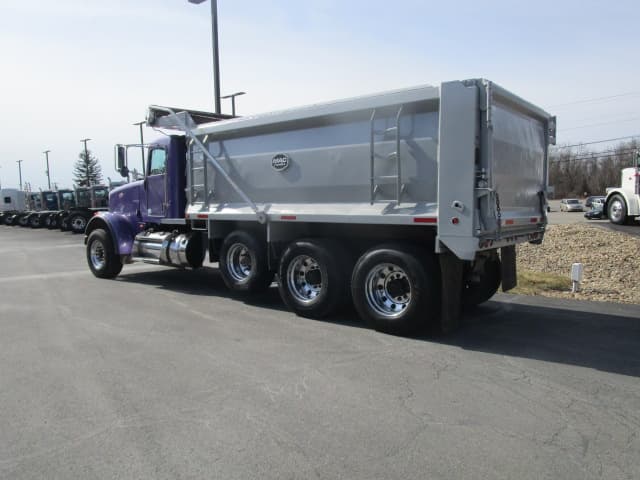2017 Peterbilt 367 in BUTLER, PA — photo 3
