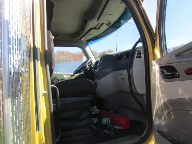 2020 Peterbilt 567 in BUTLER, PA — photo 7