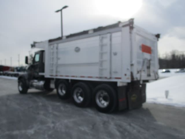 2020 Peterbilt 567 in BUTLER, PA — photo 3