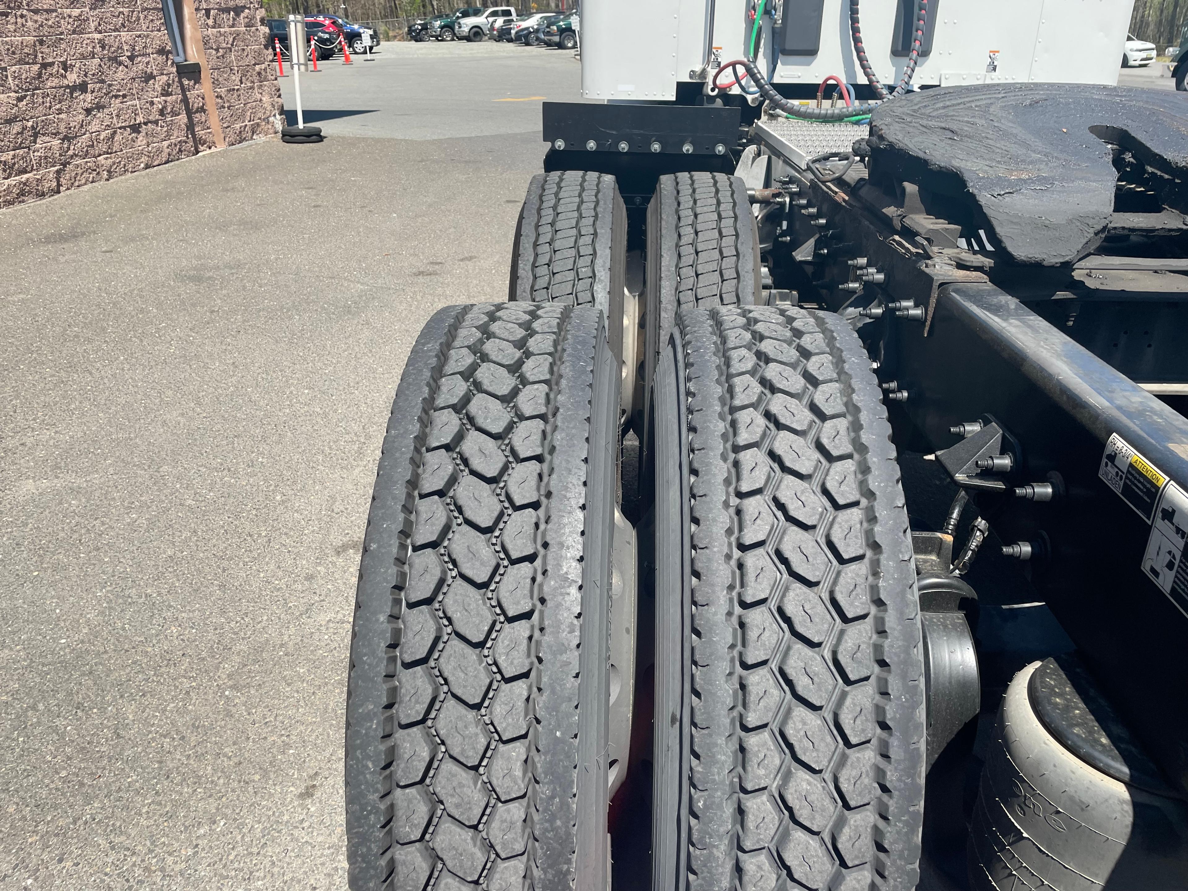 2022 Peterbilt 567 in CLARKSBURG, WV — photo 9