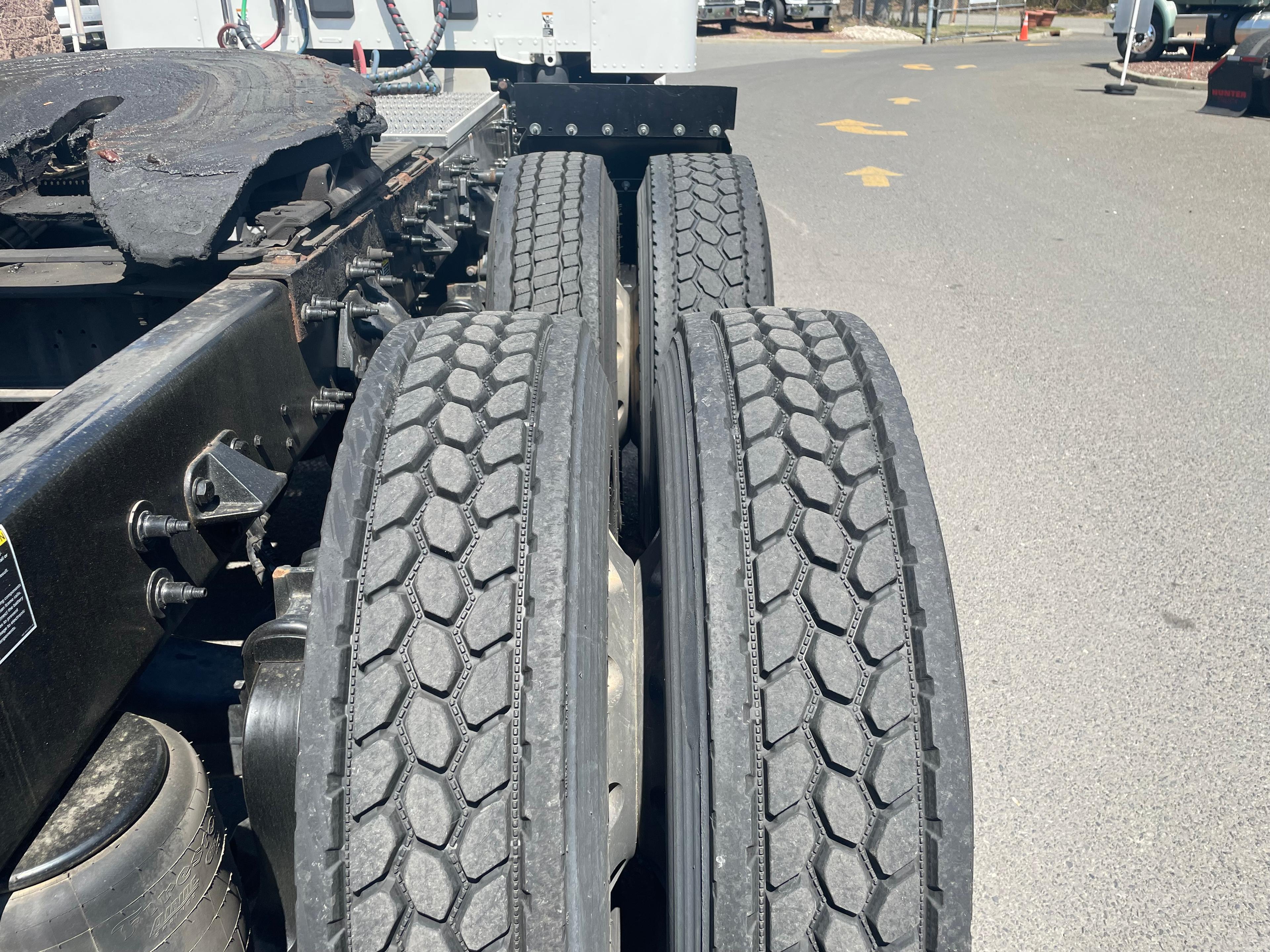 2022 Peterbilt 567 in CLARKSBURG, WV — photo 10