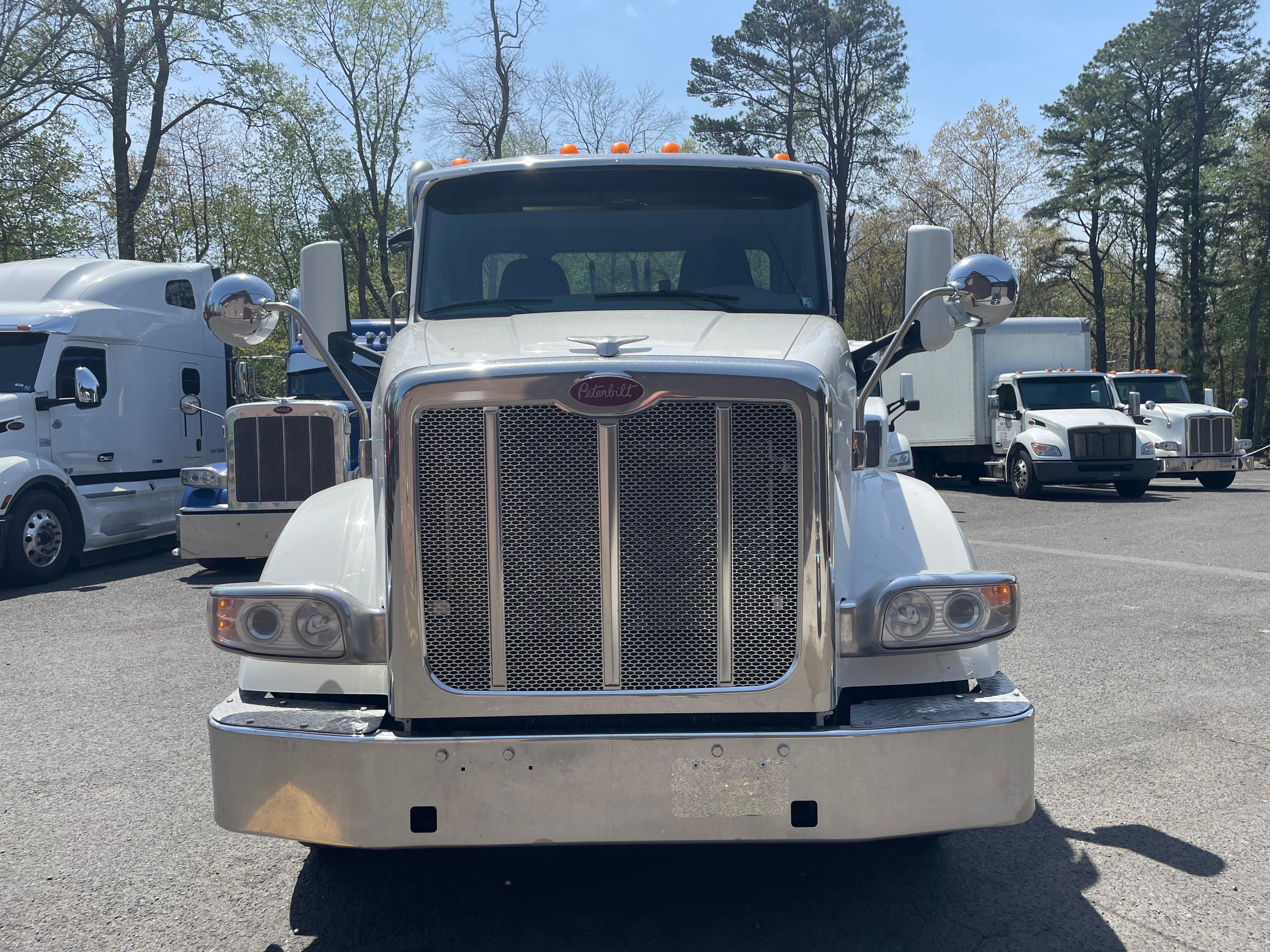 2022 Peterbilt 567 in CLARKSBURG, WV — photo 2