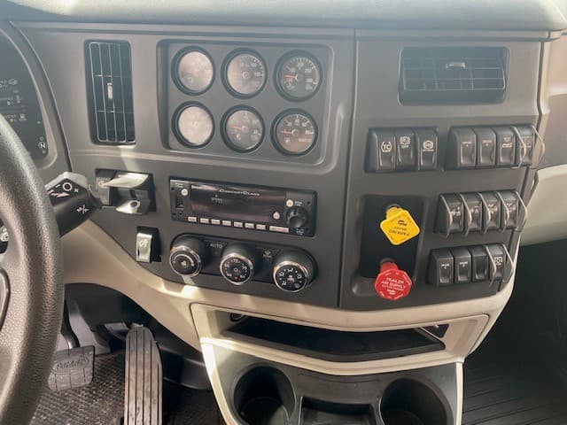 2023 Peterbilt 567 in EAU CLAIRE, PA — photo 14