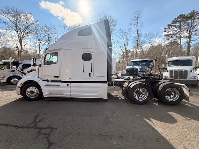 2024 Peterbilt 579 in CLARKSBURG, WV — photo 6