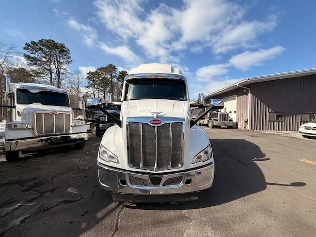 2024 Peterbilt 579 in CLARKSBURG, WV — photo 7