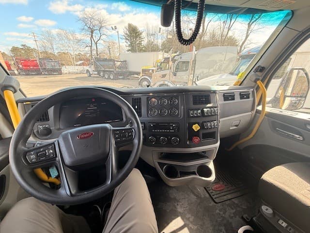 2024 Peterbilt 579 in CLARKSBURG, WV — photo 12