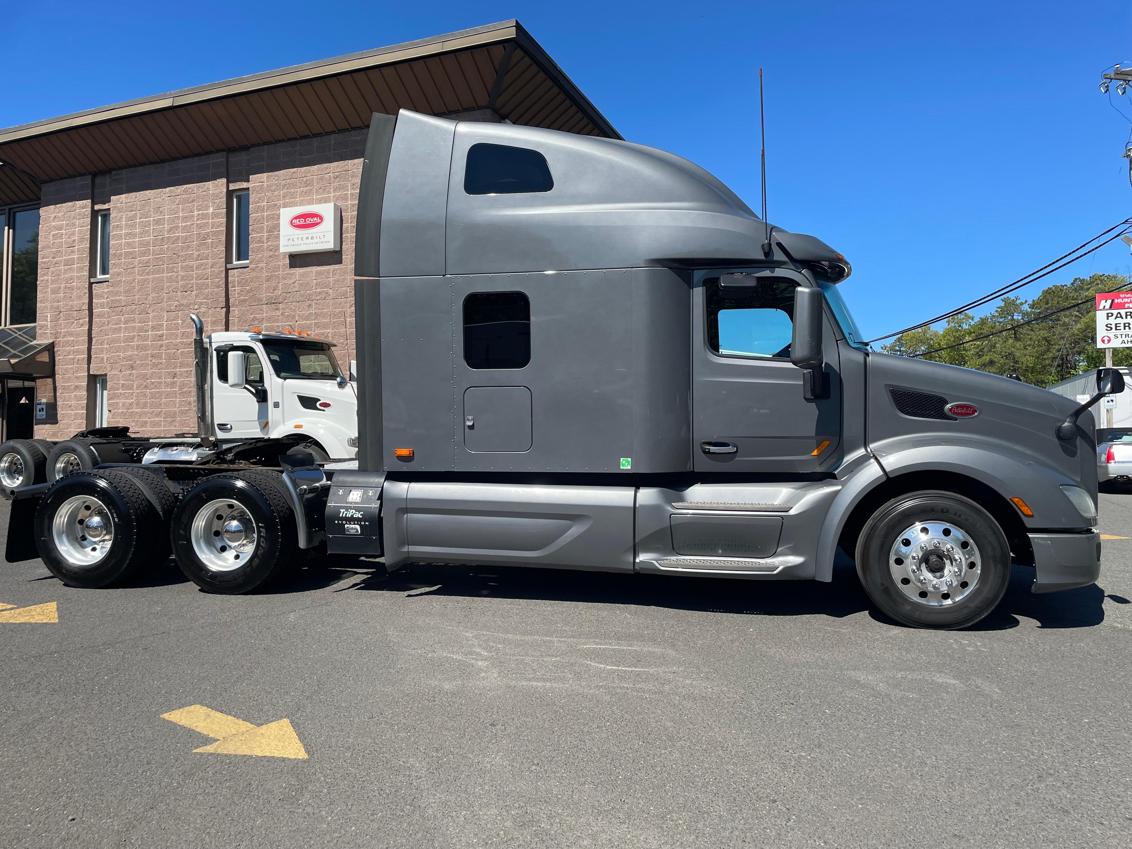 2020 Peterbilt 579 in CLARKSBURG, WV — photo 4