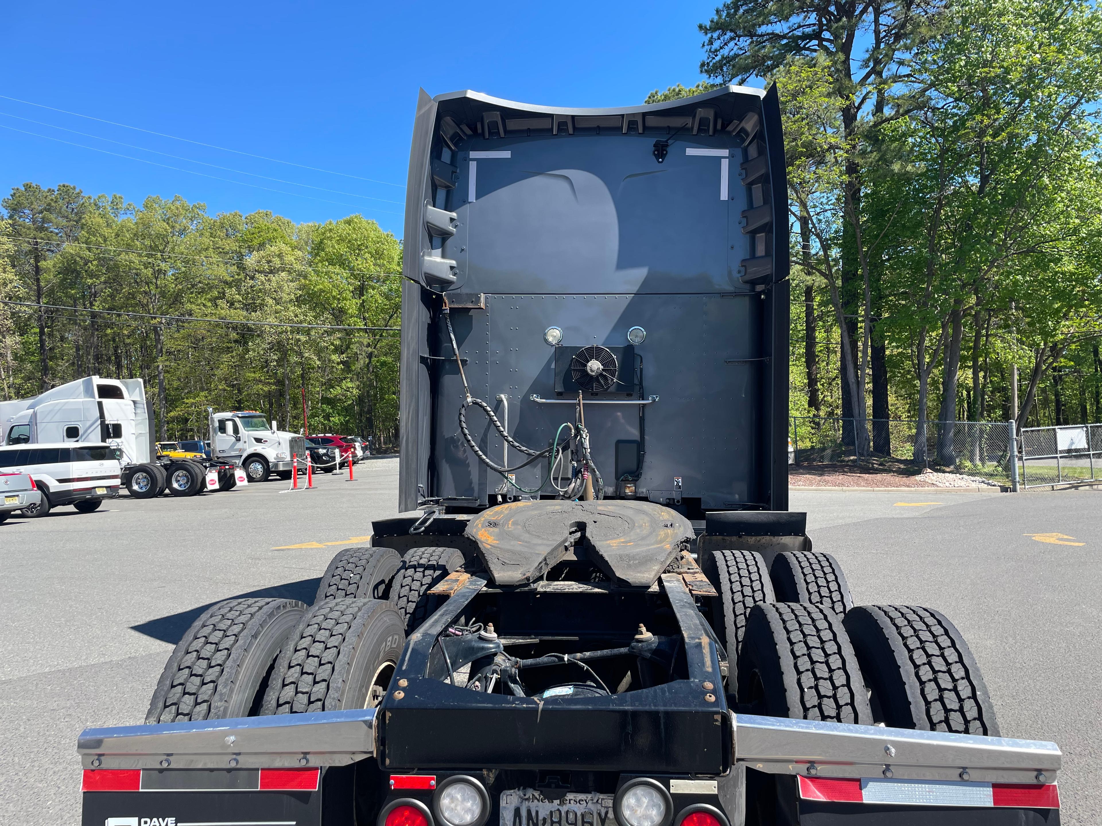 2020 Peterbilt 579 in CLARKSBURG, WV — photo 6