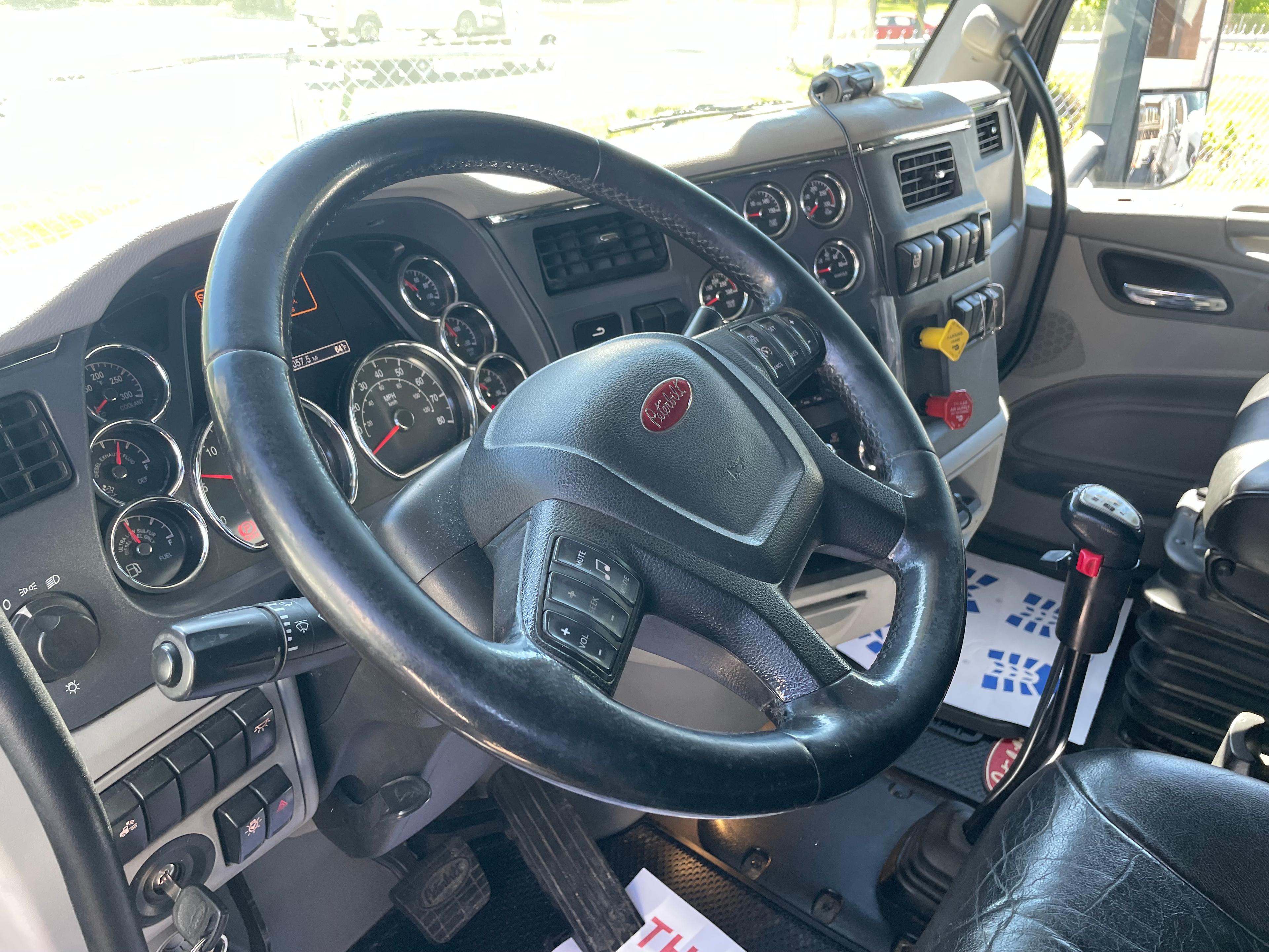 2020 Peterbilt 579 in CLARKSBURG, WV — photo 9