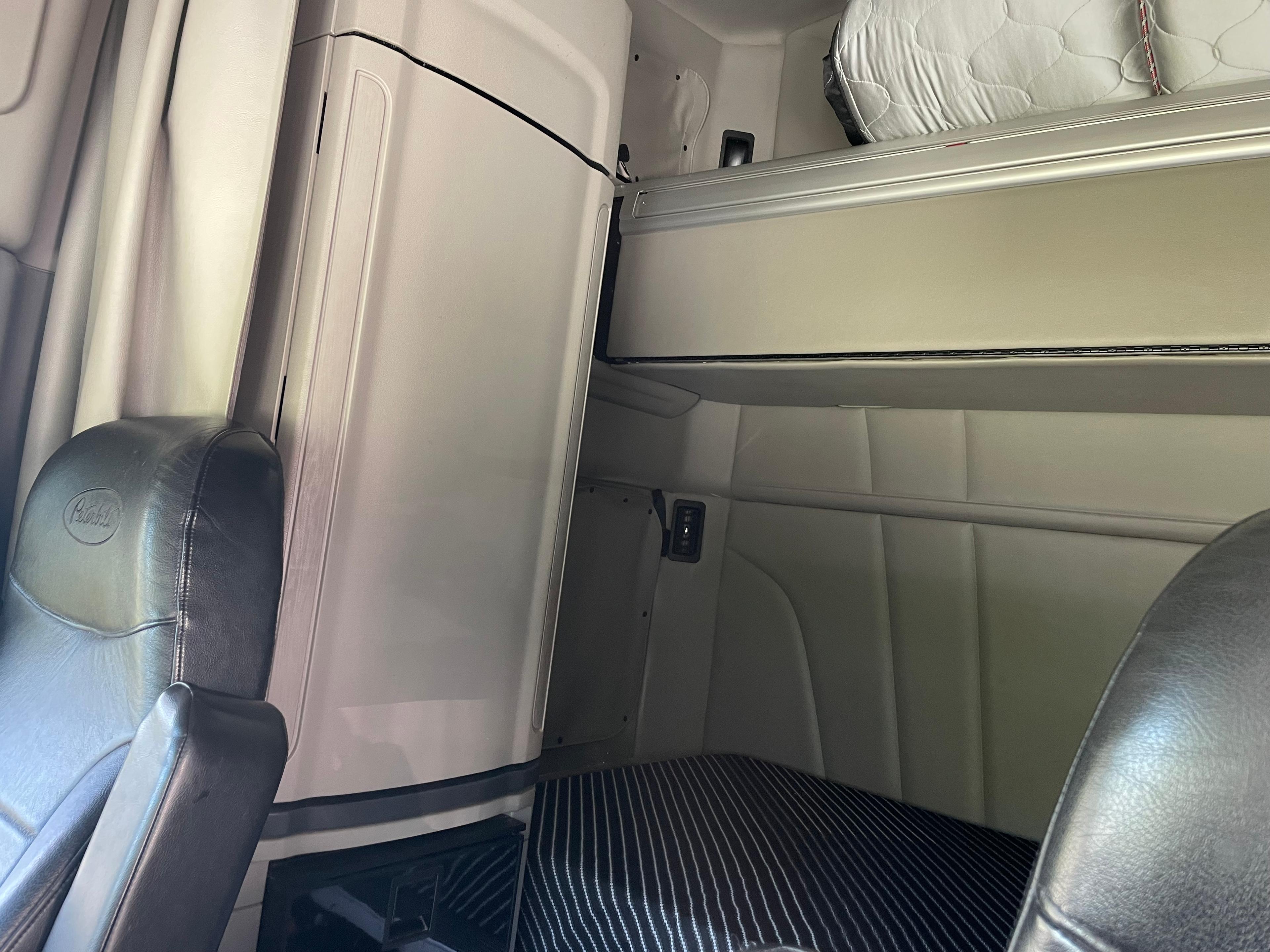 2020 Peterbilt 579 in CLARKSBURG, WV — photo 10