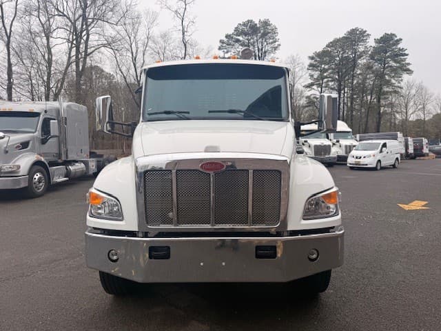 2025 Peterbilt 548 in CLARKSBURG, WV — photo 2