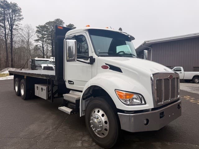 2025 Peterbilt 548 in CLARKSBURG, WV — photo 3