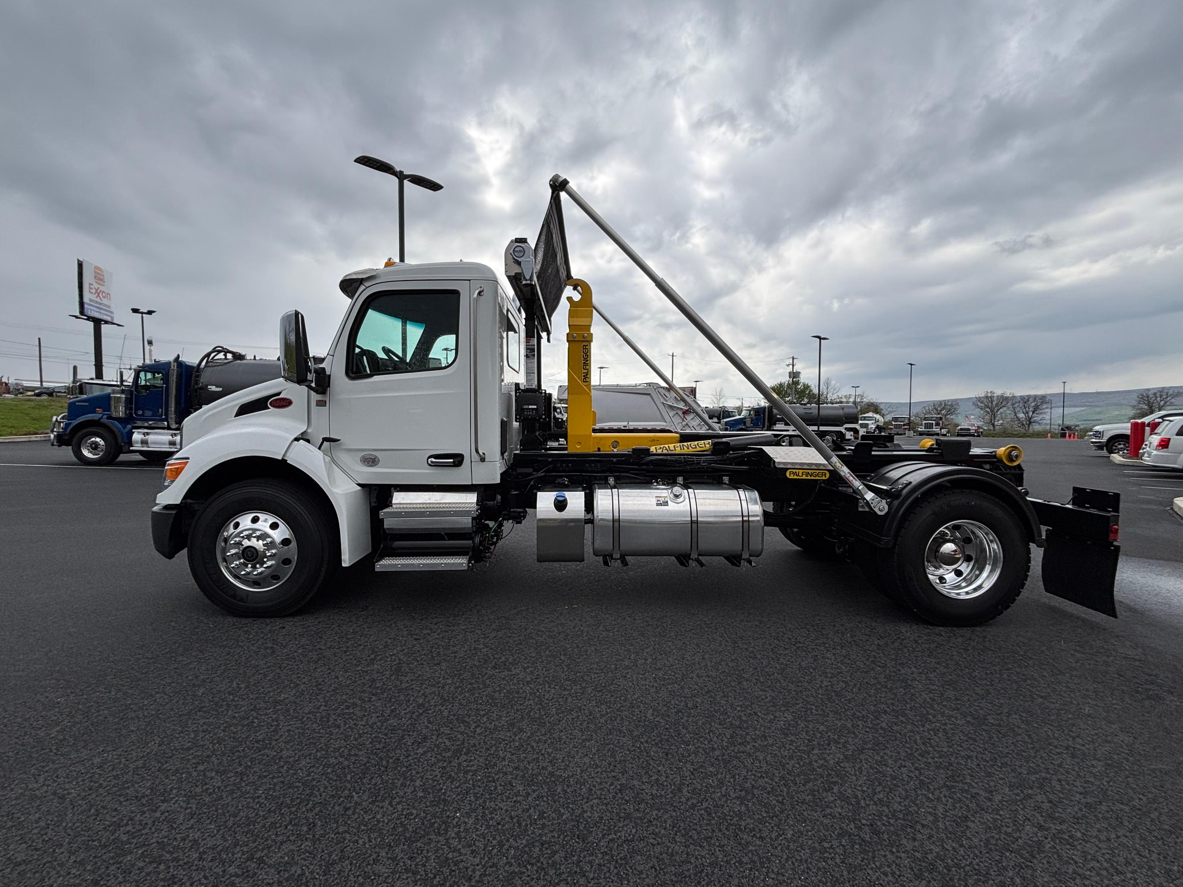 2025 Peterbilt 537 in SCRANTON, PA — photo 2