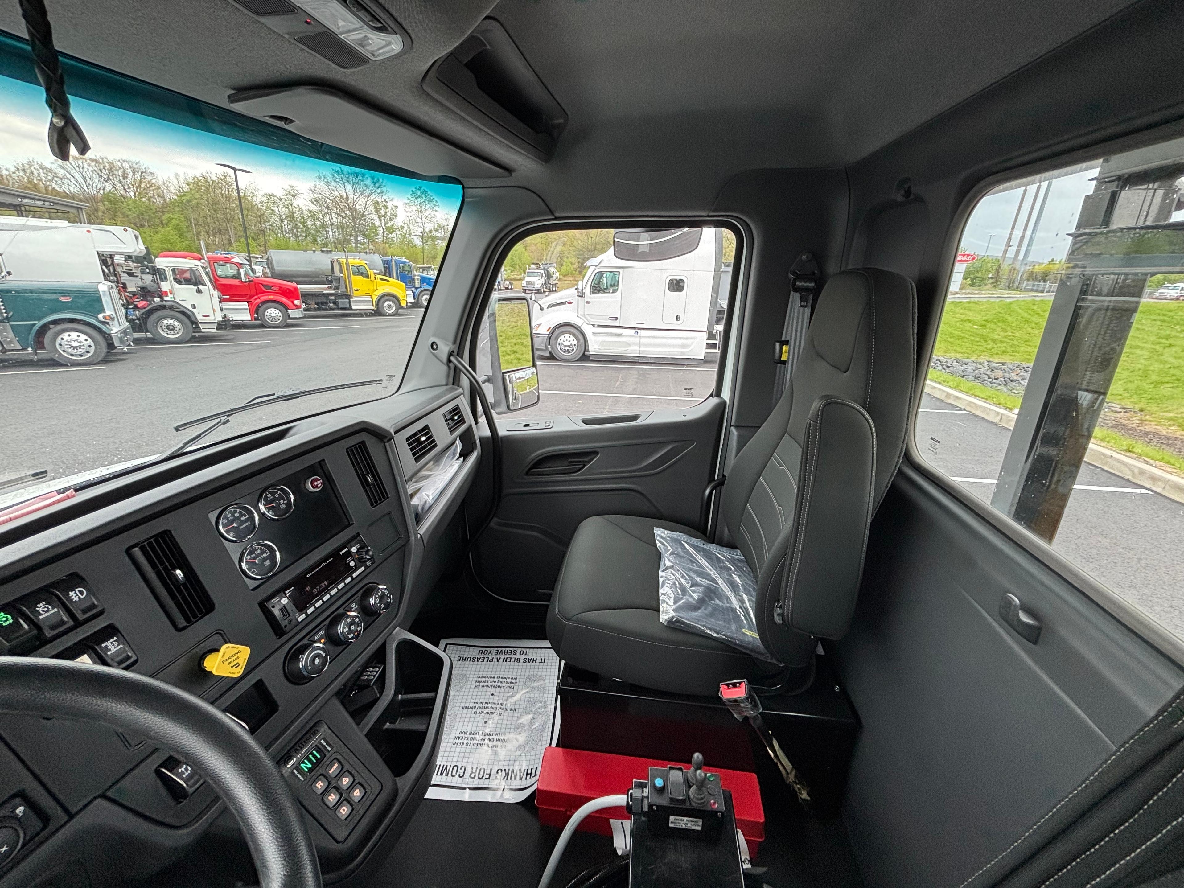 2025 Peterbilt 537 in SCRANTON, PA — photo 12