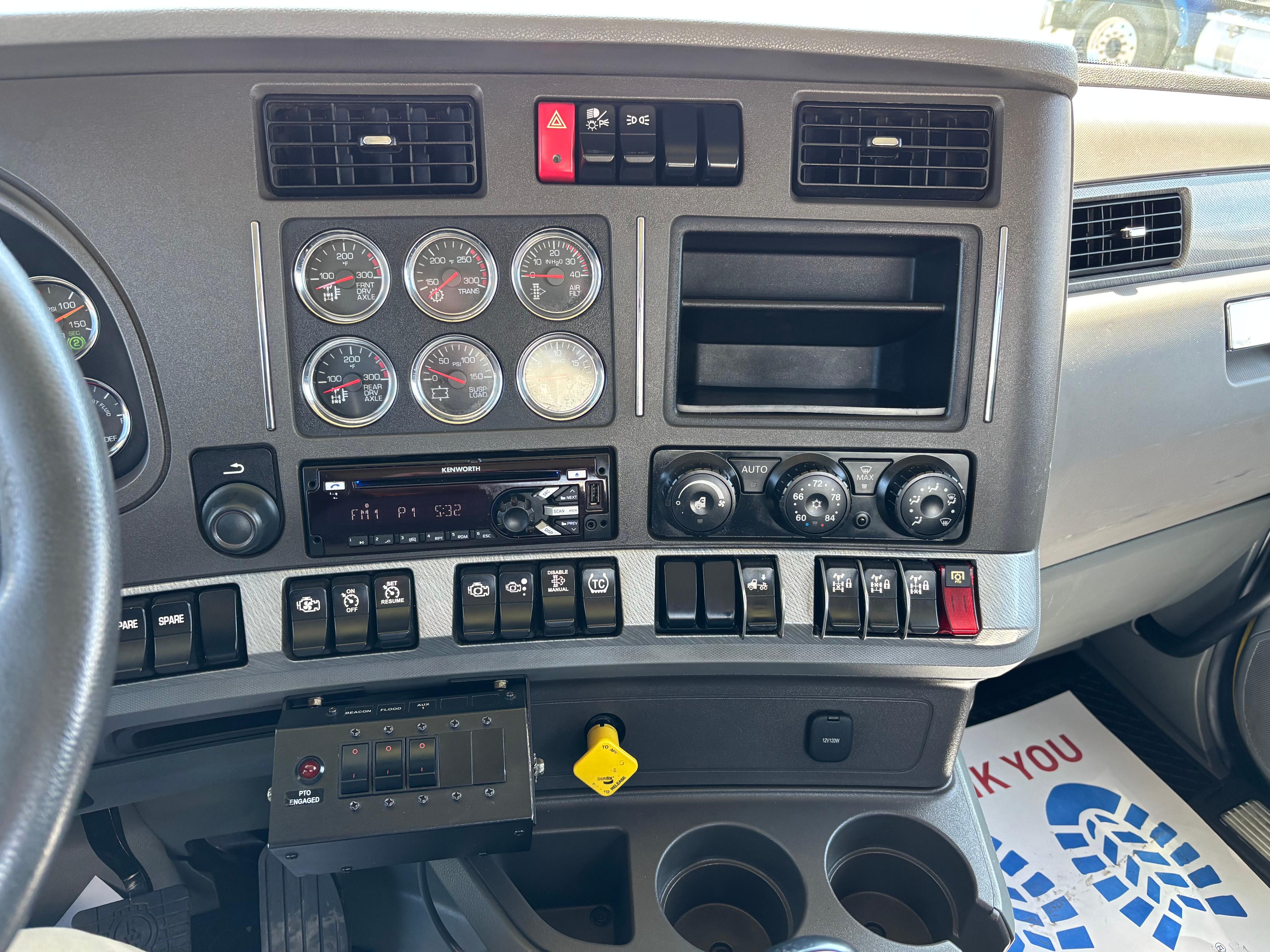 2016 Kenworth T880 in SCRANTON, PA — photo 10