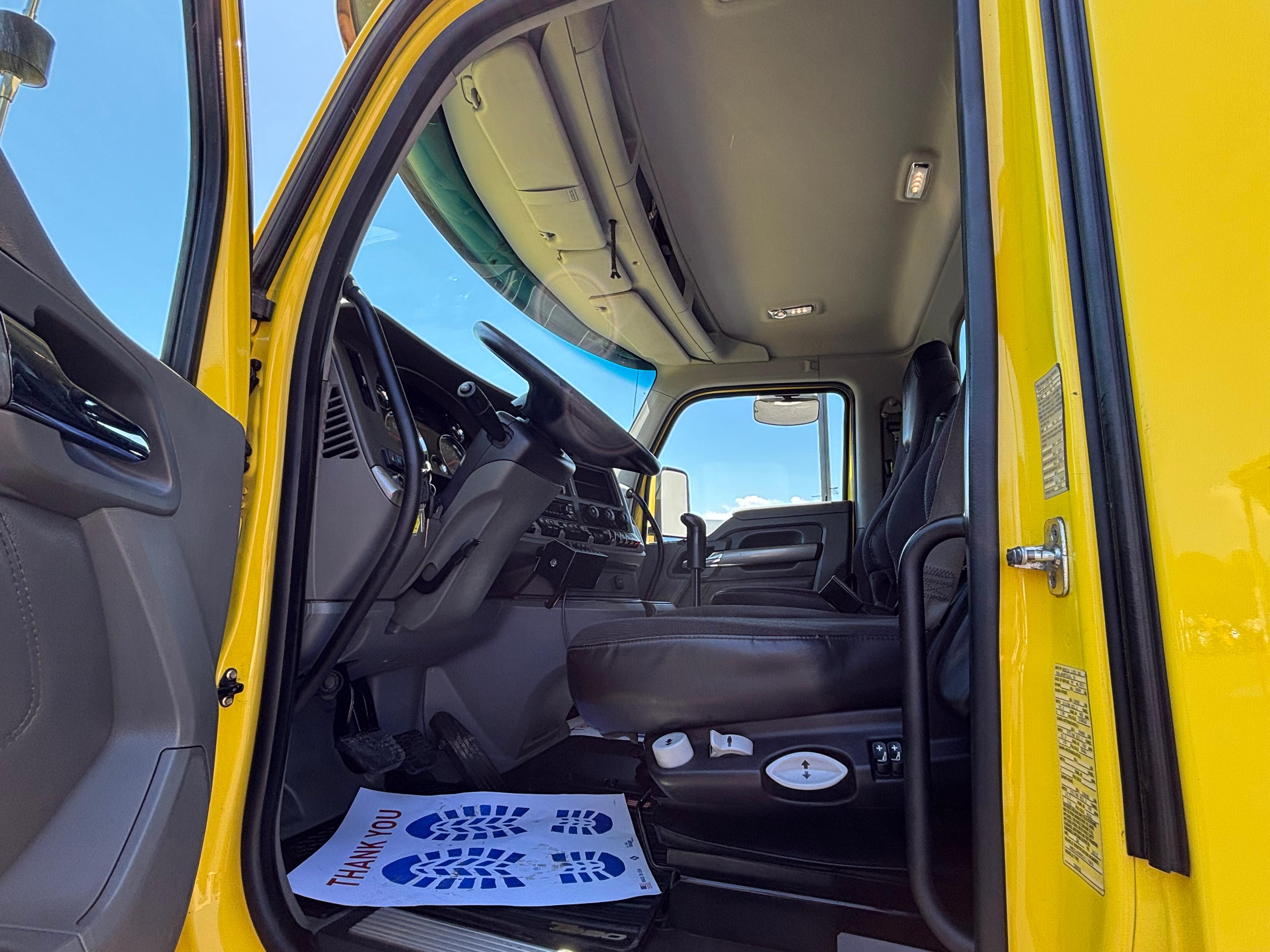 2016 Kenworth T880 in SCRANTON, PA — photo 13