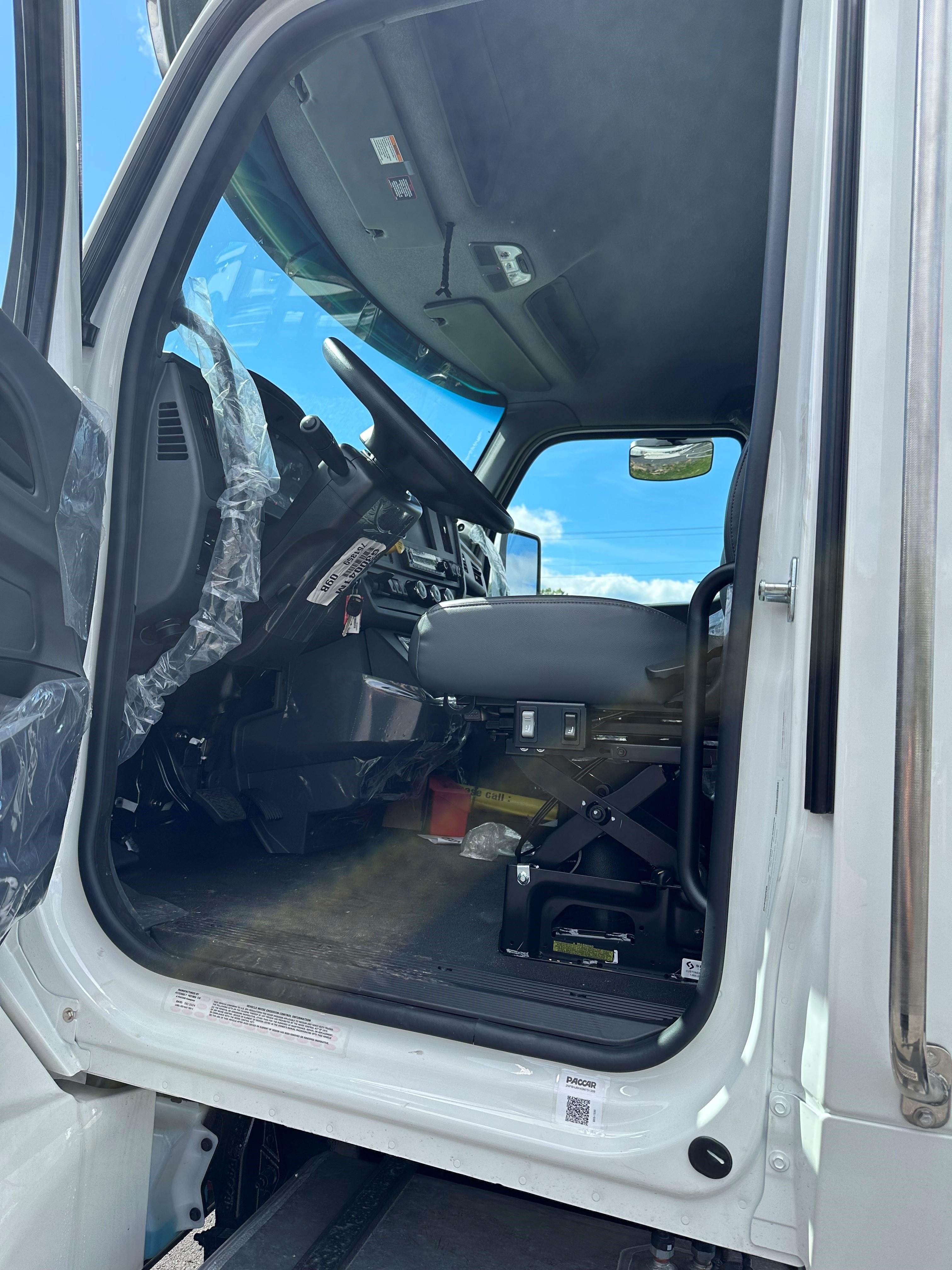 2025 Peterbilt 548 in BUTLER, PA — photo 4