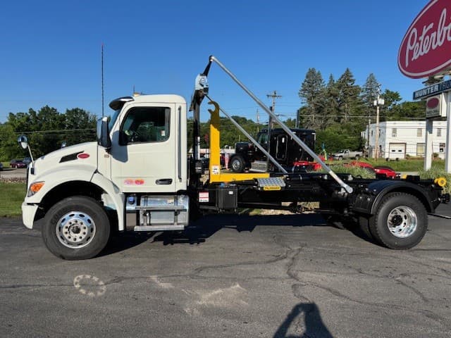 2025 Peterbilt 537