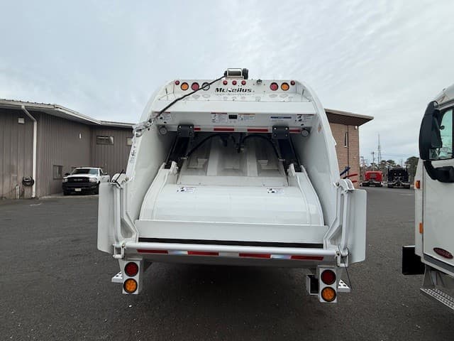 2025 Peterbilt 520 in CLARKSBURG, WV — photo 5