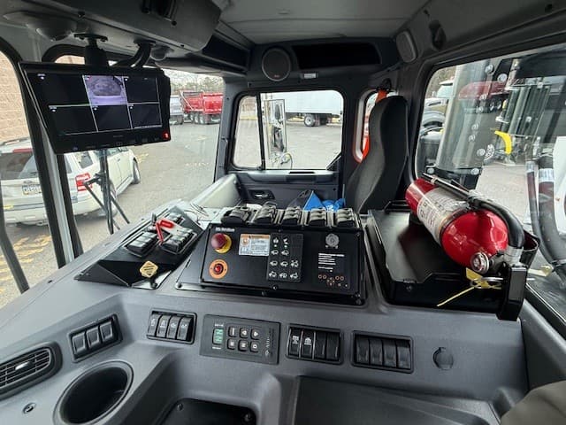 2025 Peterbilt 520 in CLARKSBURG, WV — photo 10