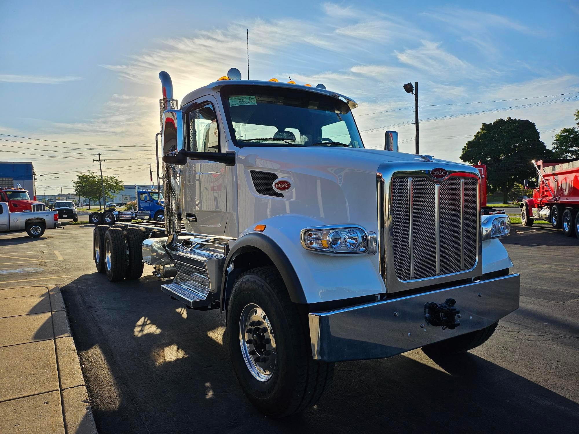 2025 Peterbilt 567 in BUFFALO, NY — photo 2