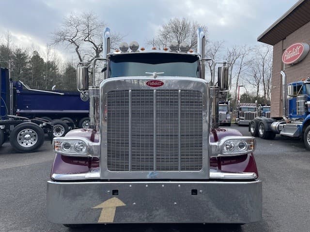 2025 Peterbilt 589 in CLARKSBURG, WV — photo 2