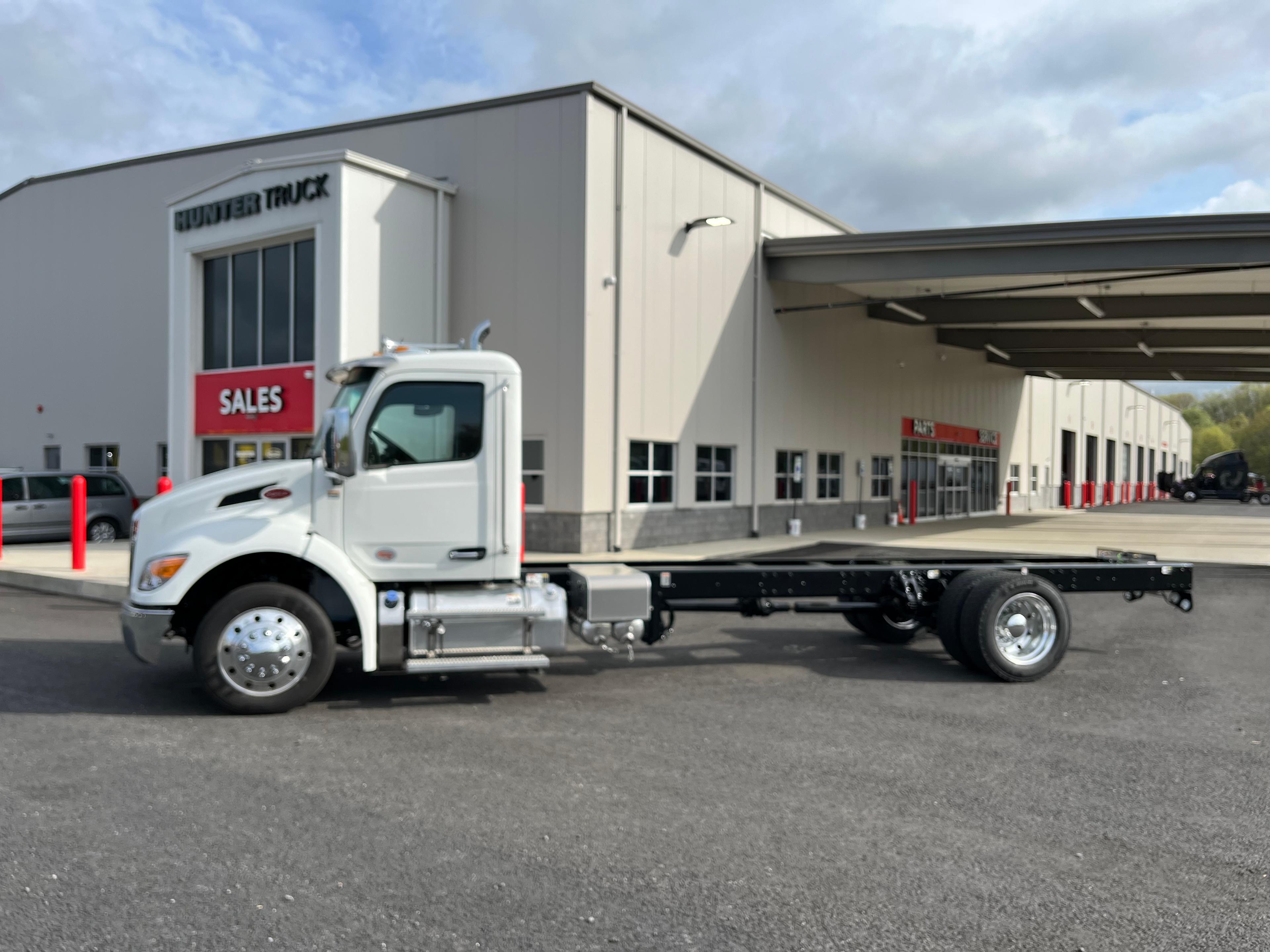 2025 Peterbilt 537 in SCRANTON, PA — photo 2