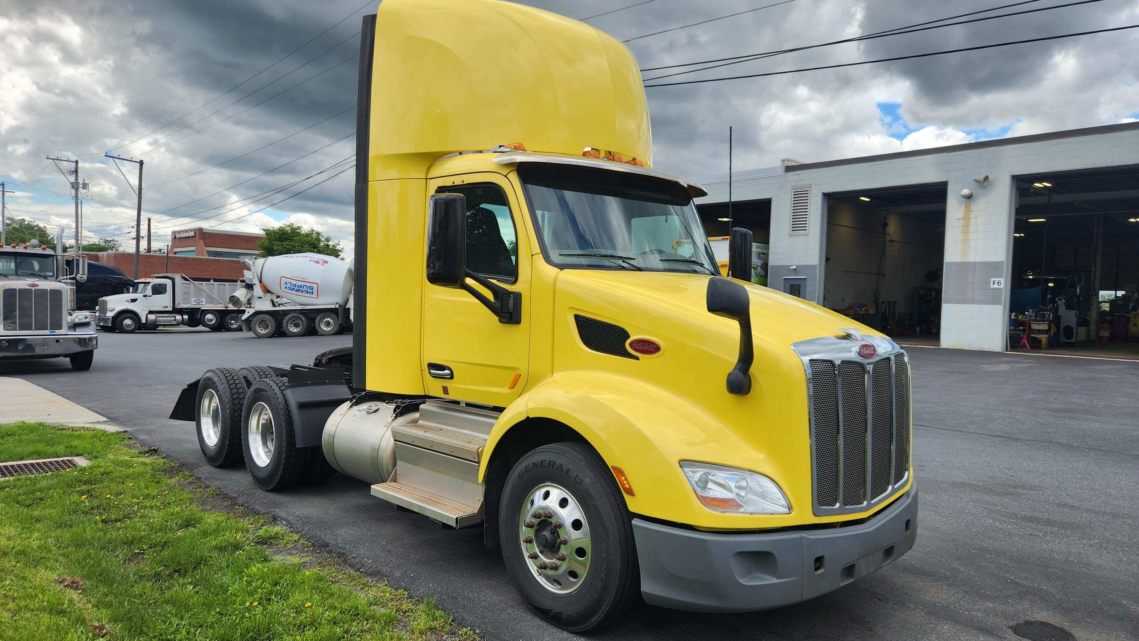 2021 Peterbilt 579 in LANCASTER, PA — photo 3