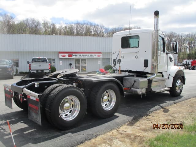 2026 Peterbilt 567 in BUTLER, PA — photo 5