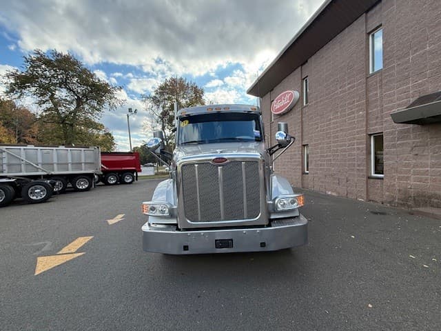 2021 Peterbilt 567 in CLARKSBURG, WV — photo 2