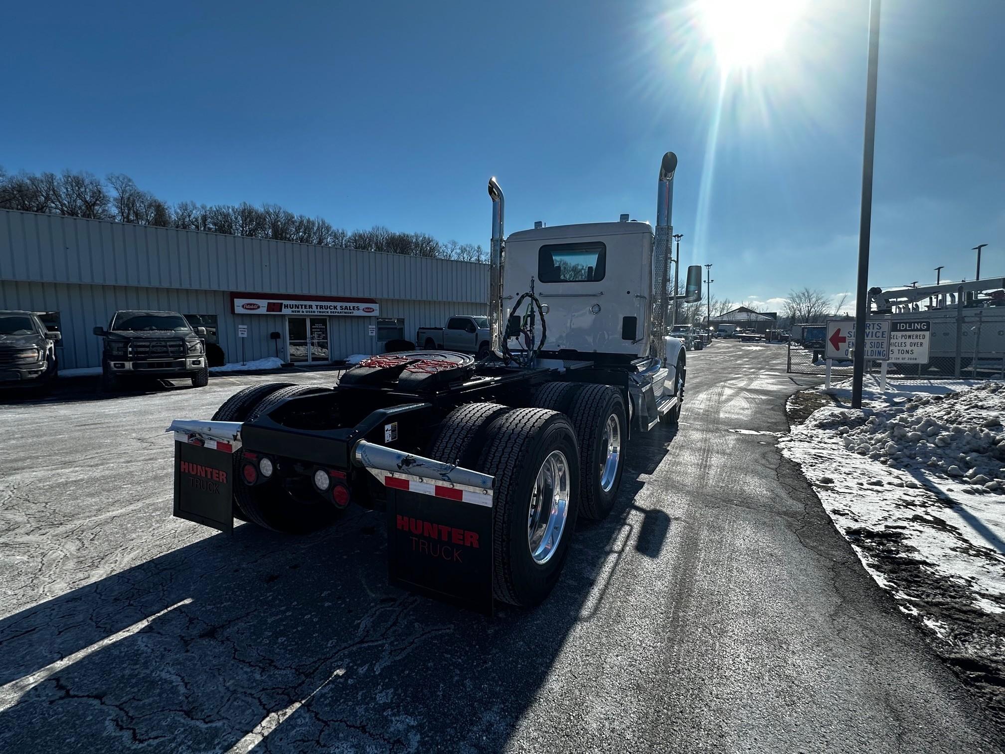 2027 Peterbilt 567 in BUTLER, PA — photo 10