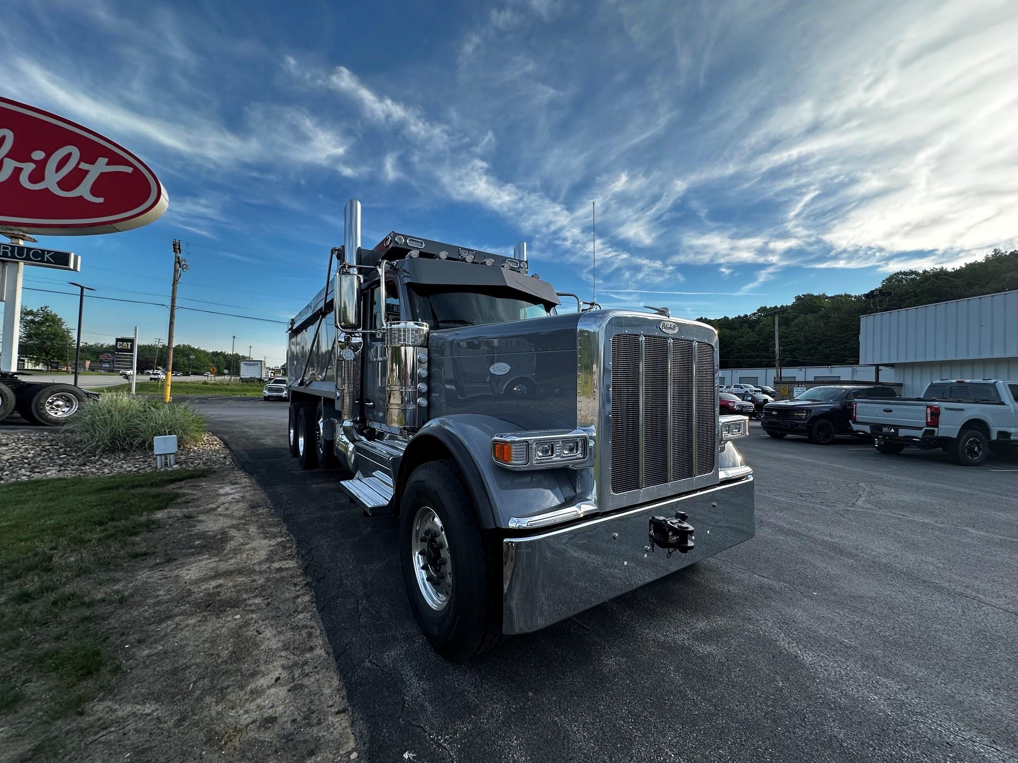 2027 Peterbilt 589 in BUTLER, PA — photo 8