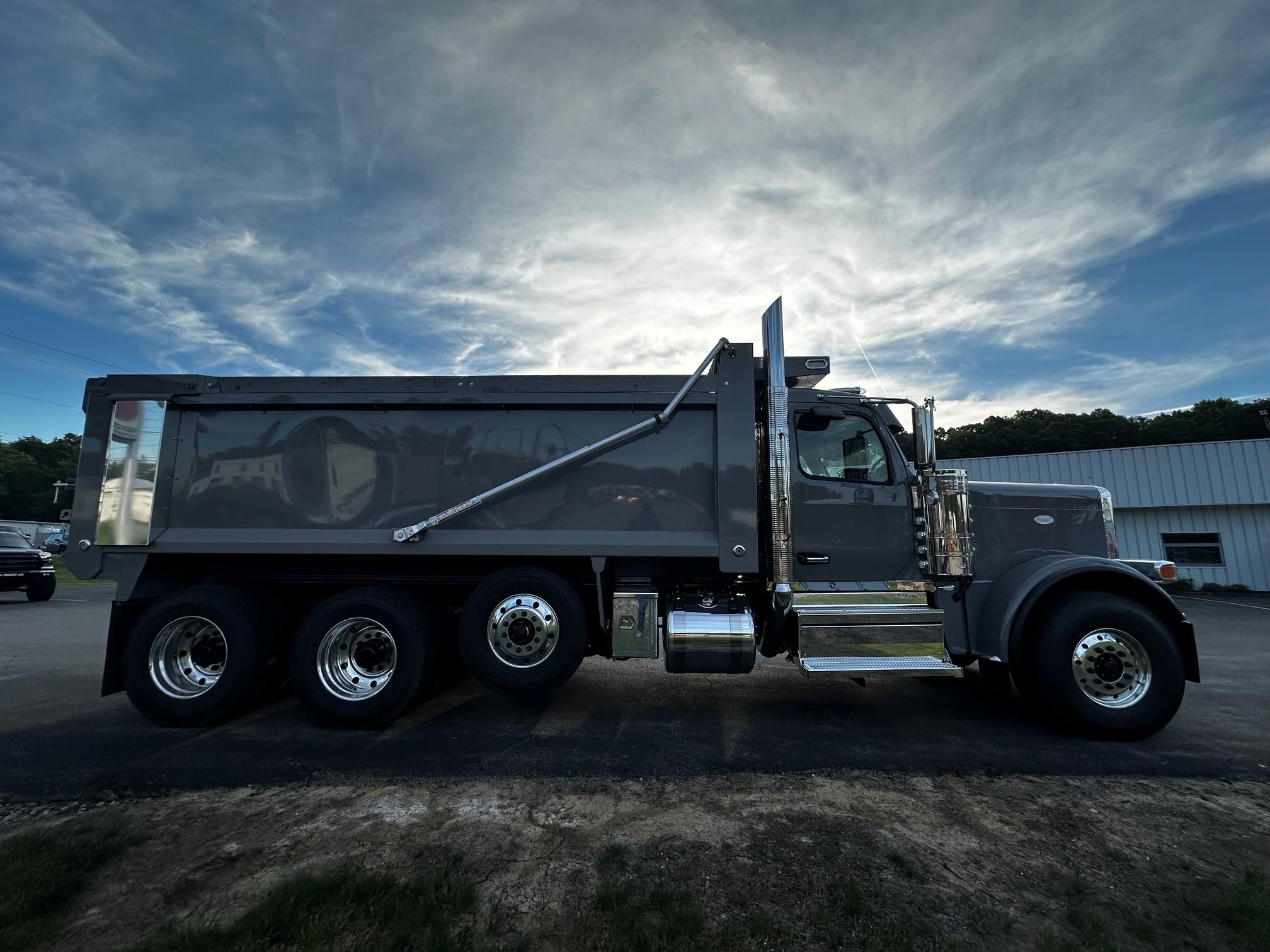 2027 Peterbilt 589 in BUTLER, PA — photo 9