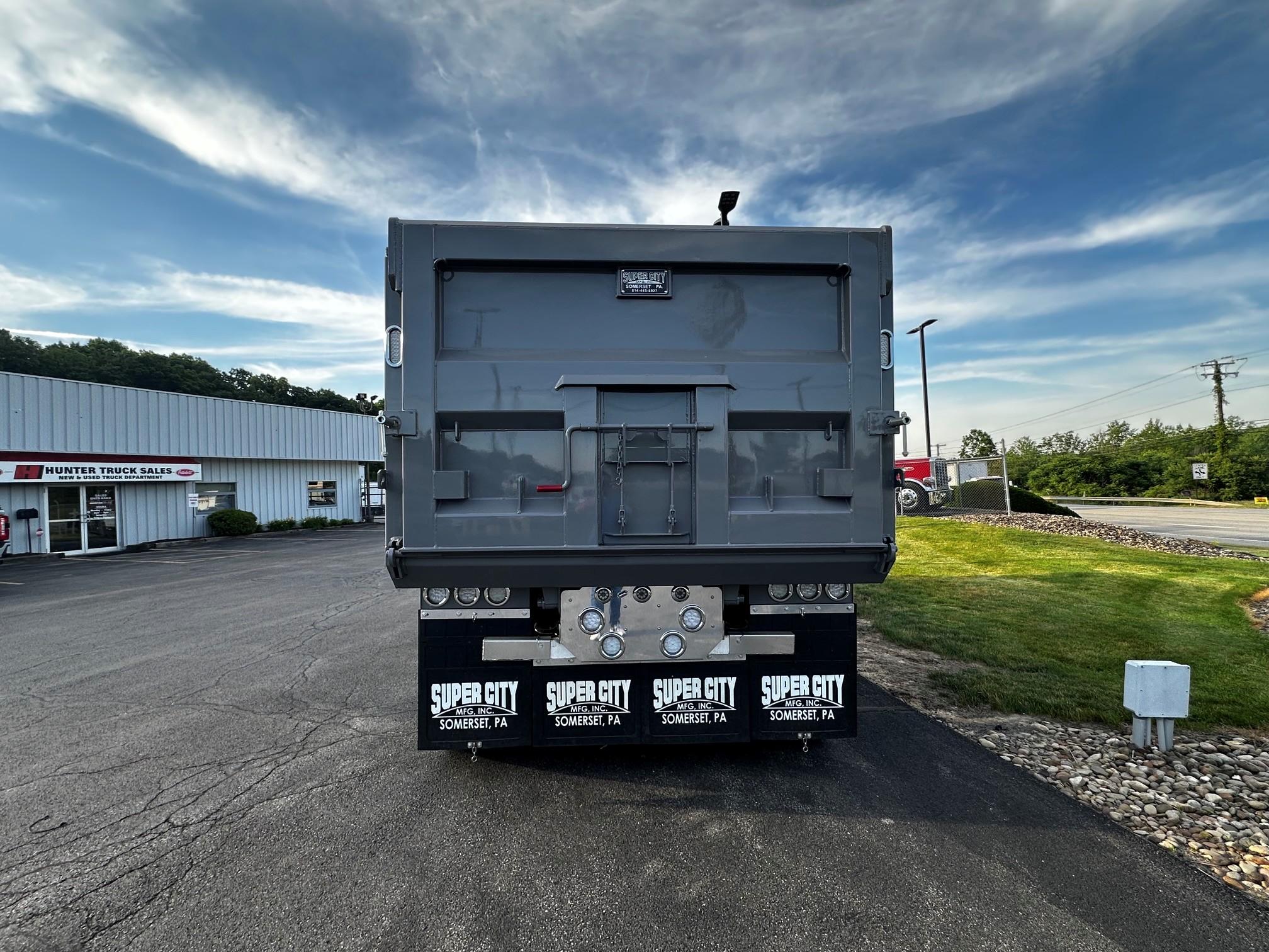 2027 Peterbilt 589 in BUTLER, PA — photo 11