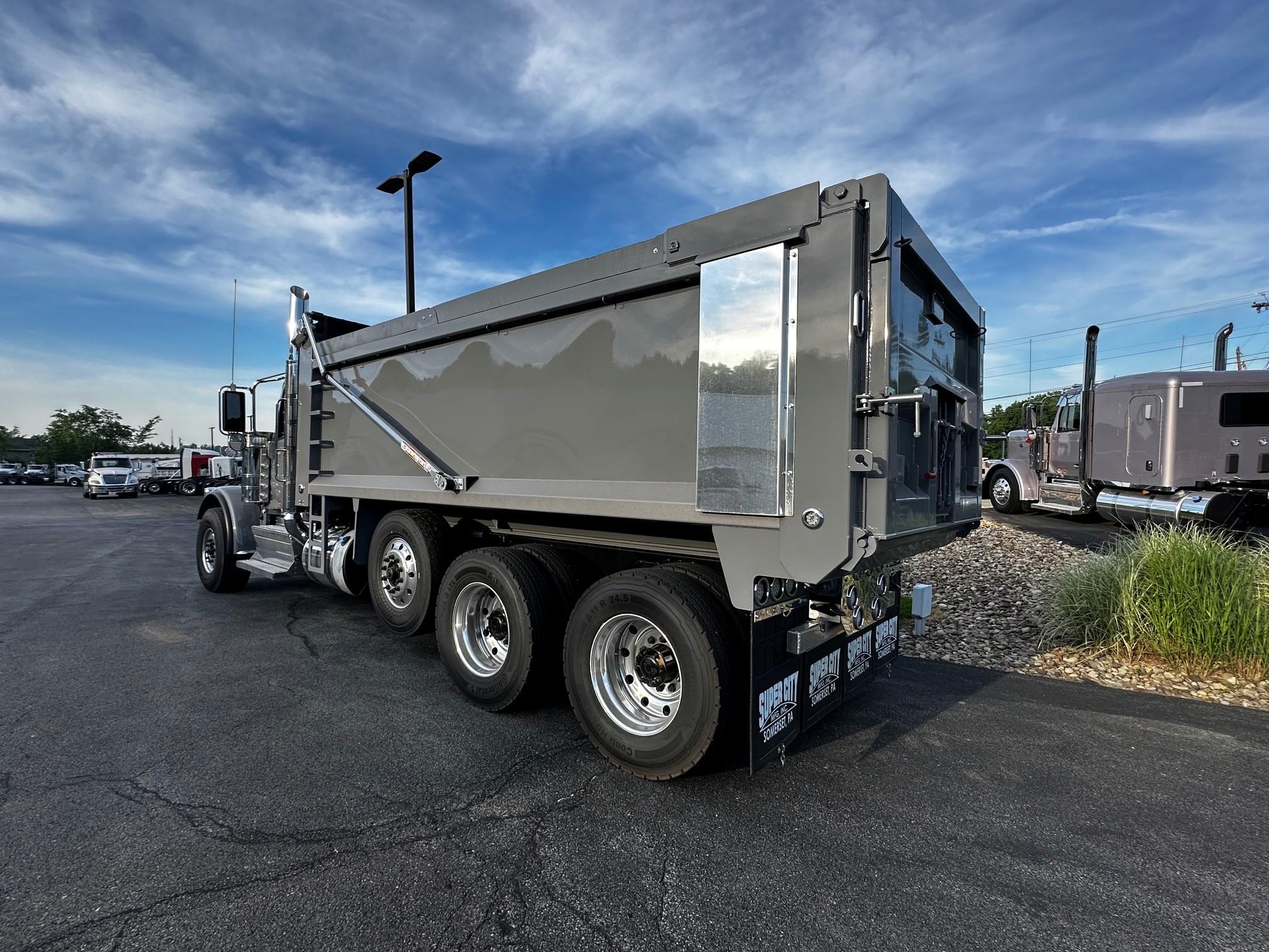 2027 Peterbilt 589 in BUTLER, PA — photo 12