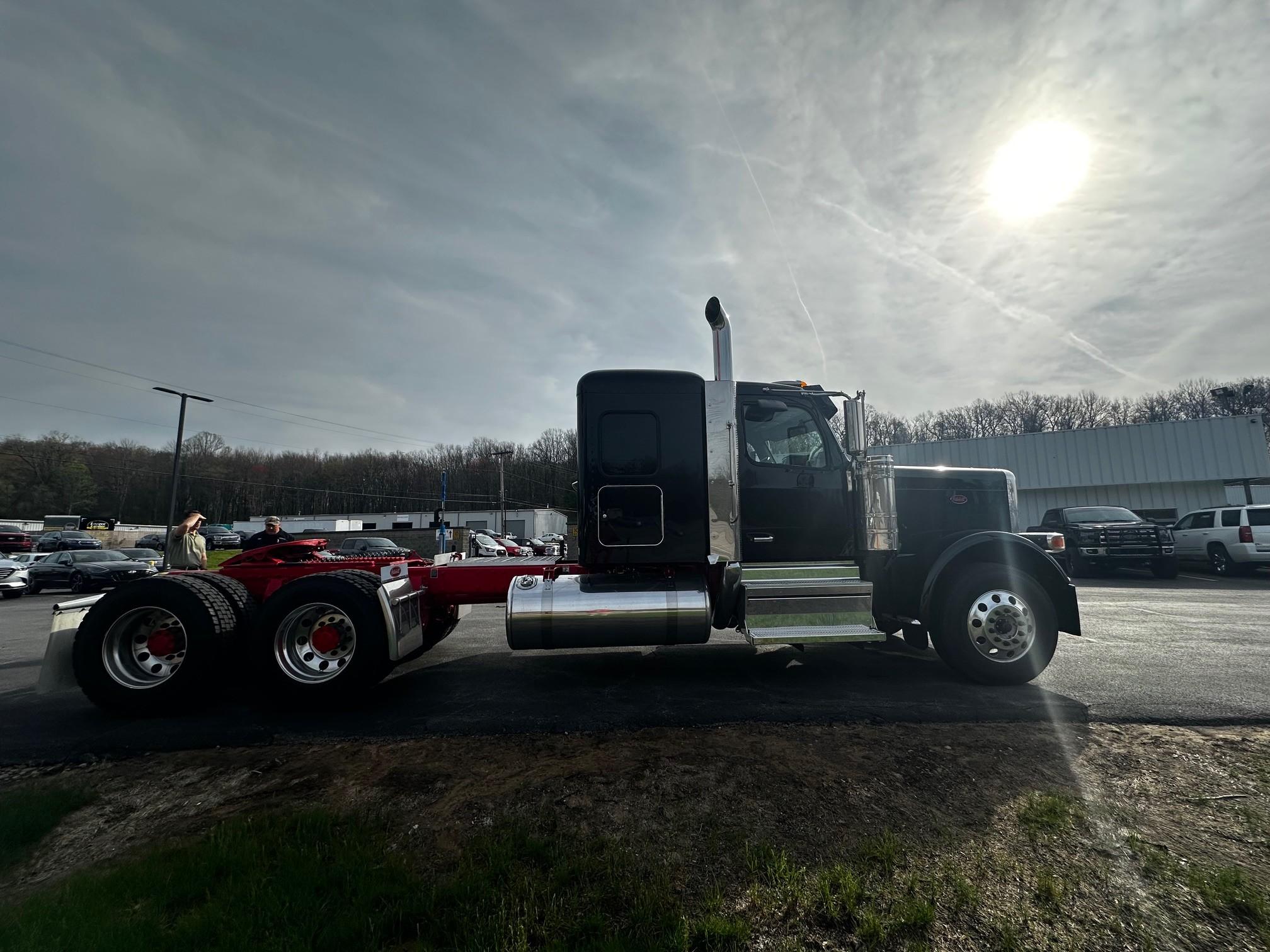 2027 Peterbilt 589 in BUTLER, PA — photo 12